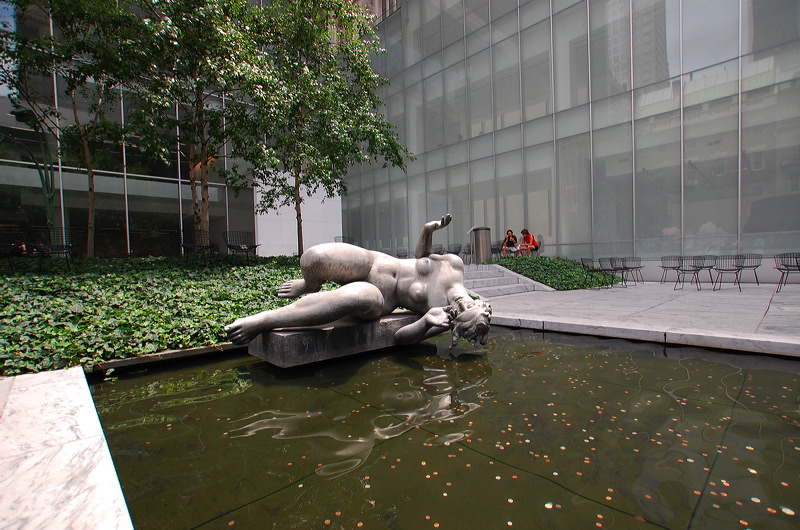 moma01.jpg